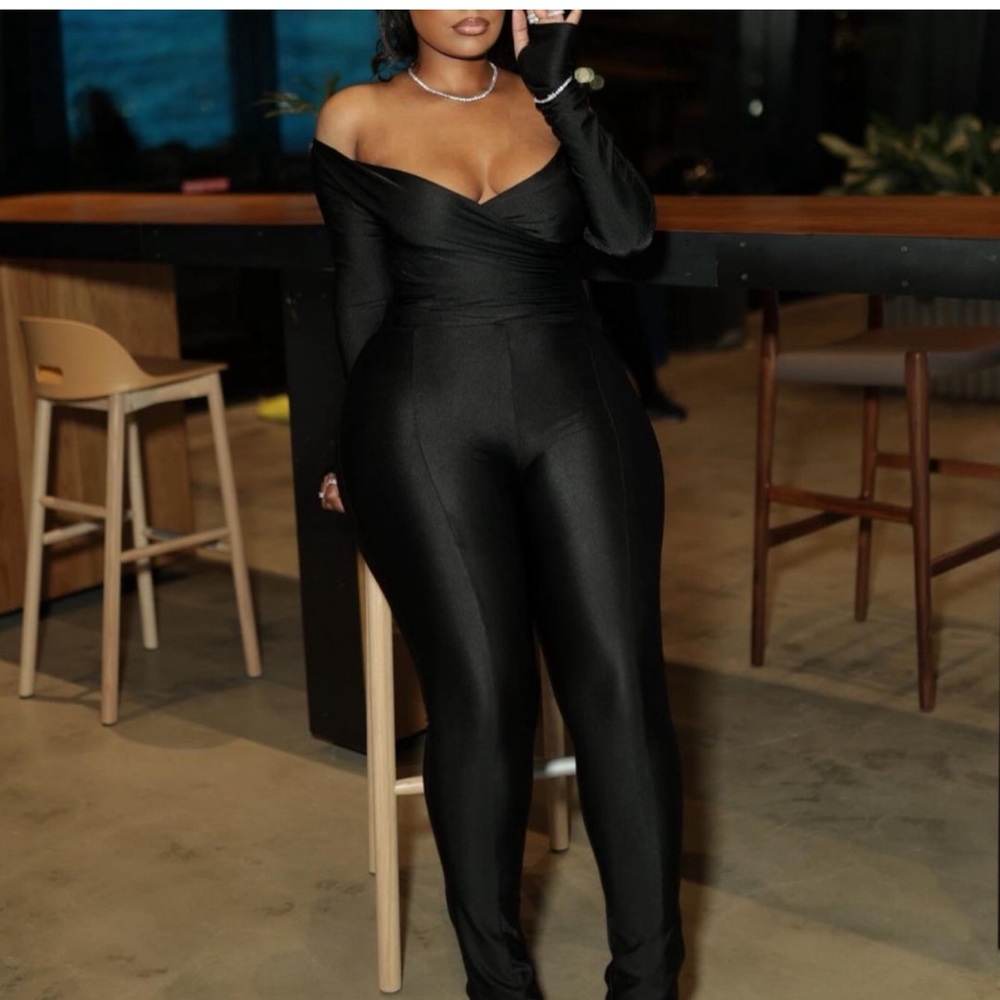 BLACK ROSE! (Two piece set)